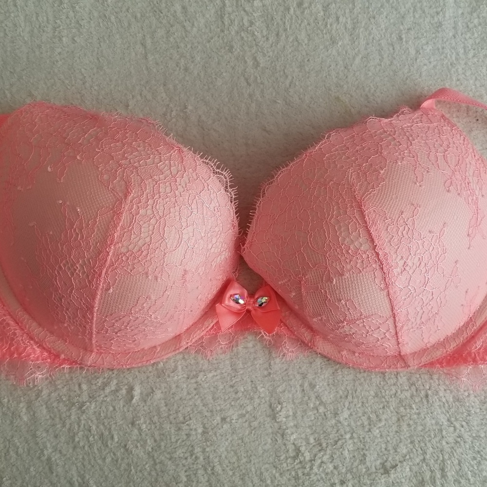 Victoria's Secret Very Sexy Push Up Bra 34D
